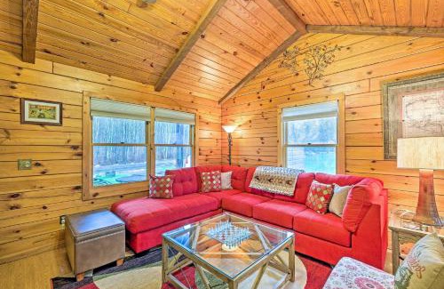 East Windham House | Cozy Log Cabin Retreat with Spa on 1 Acre – Rated 9.7!