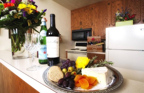 Ephraim Hotel | Exceptional High Point Inn with Spa and Pool Amenities