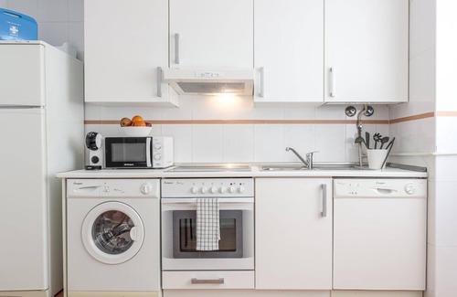 La Algaba Apartment | Inviting 1-Bedroom Apartment in La Algaba for Families