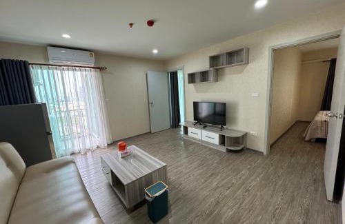 Bang Sue Apartment | Guest Rated: 10/10 High-Rise Metro Condo Near Subway