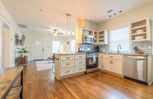 East Memphis House | Ideal Family Retreat with Private Yard and BBQ Area