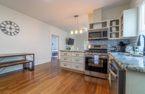 East Memphis House | Ideal Family Retreat with Private Yard and BBQ Area