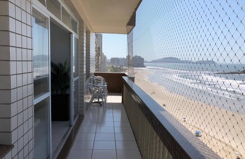 Centro Apartment | Ocean View Apartment with Balcony at Pitangueiras Beach