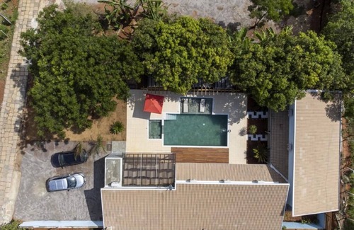 Braganca Paulista Cottage | Elegant Villa with Suites, Beach Tennis & Ocean Views