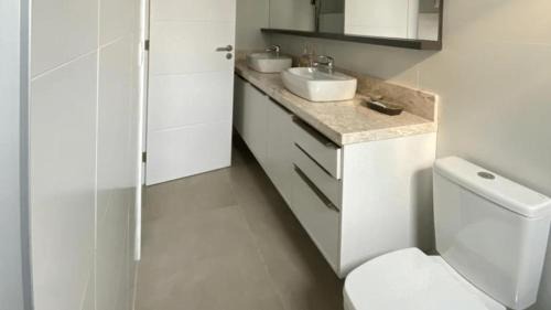 Xangri-La House | Premium Condomínio Just 250m from the Beach with Pool