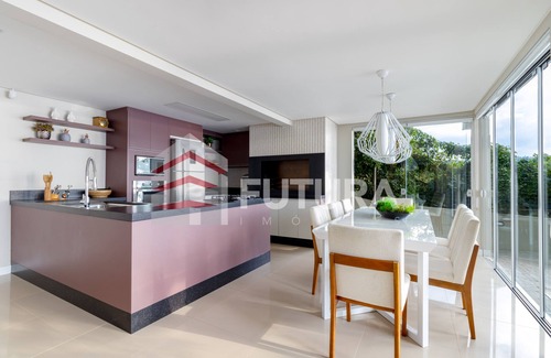 South Region House | Beachfront 5-Bedroom House in Lagoinha, Bombinhas