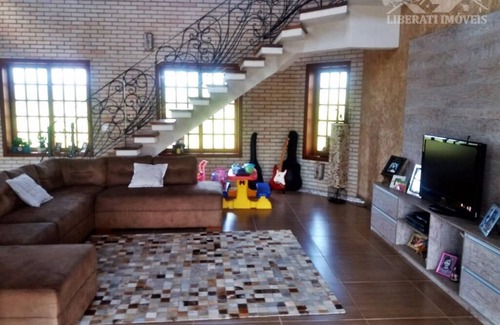 Boituva House | Rustic Retreat with Pool in Exclusive Gated Community