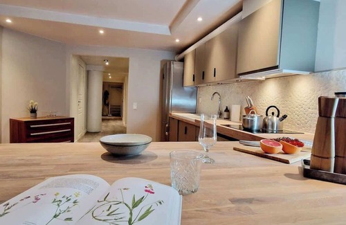 Bergen City Centre Condo | High standard, spacious apartment near Bryggen