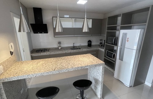 Regiao Norte House | Prime Townhouse with Pool and BBQ in Foz for Your Getaway
