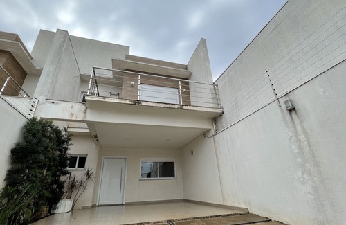 Regiao Norte House | Prime Townhouse with Pool and BBQ in Foz for Your Getaway