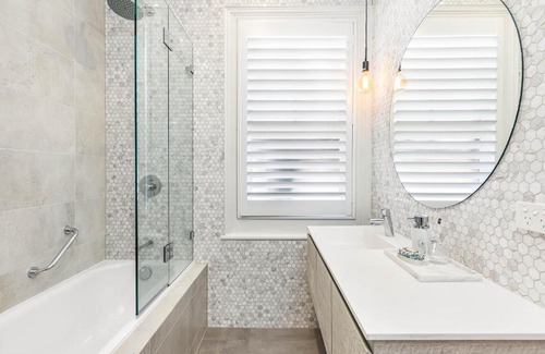 Millers Point Apartment | High Steet 16A: Family-Friendly Self-Catering Retreat
