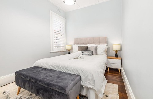 Millers Point Apartment | High Steet 16A: Family-Friendly Self-Catering Retreat