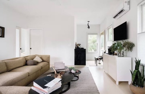 Oak Cliff House | High-style Home near Bishop Arts and Downtown Dallas