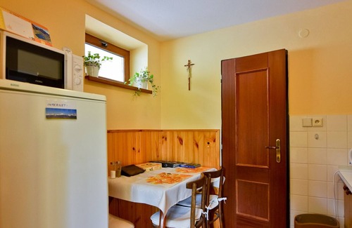 Velka Lomnica Apartment | Serene High Tatras Apartment with Free WiFi & Parking