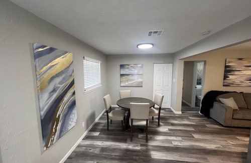 Lawton House | Tech-Savvy Retreat: Perfect for Families and Pets!