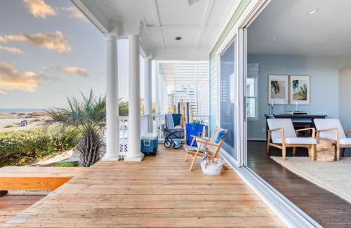Ocean Point House | Inviting High Tide By AvantStay: Beachfront Oasis with Pool