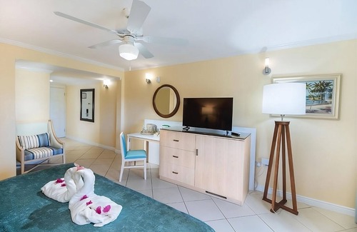 Rodney Bay Hotel | Beachfront Bliss with Pool and Family-Friendly Units!