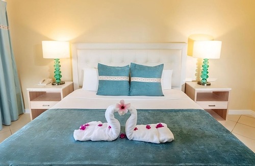 Rodney Bay Hotel | Beachfront Bliss with Pool and Family-Friendly Units!