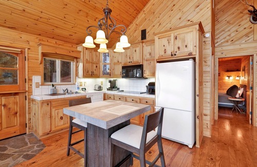 Fawnskin Cabin | High-Top Lakeview Chateau | Relaxing Modern Fawnskin Retreat