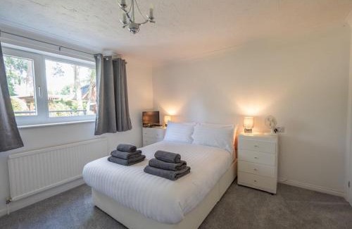 Holt House | Discover High Trees: Pet and Child Friendly Retreat