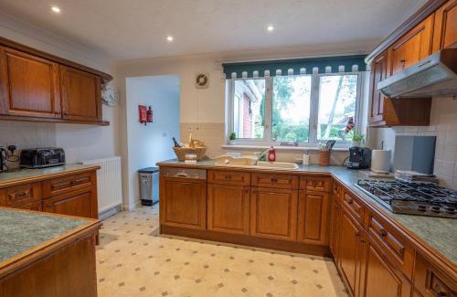 Holt House | Discover High Trees: Pet and Child Friendly Retreat