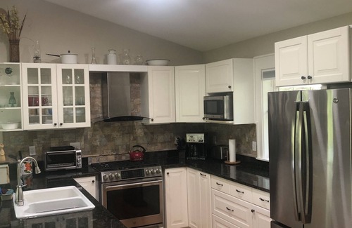 Asheville House | High Windy: Ridge-Top Retreat Near Asheville with Amenities