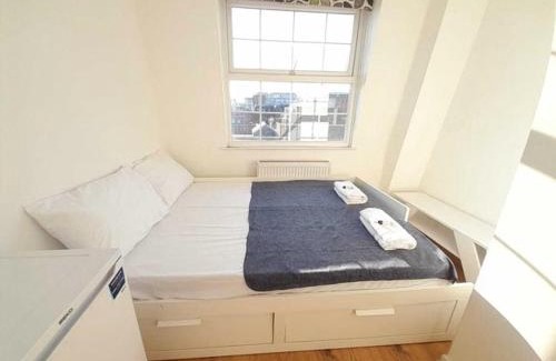 High Wycombe House | Stylish Stay at DRALDA HOUSE in High Wycombe