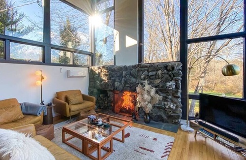 Staatsburg House | Unforgettable Stay at Highball House - Modern Retreat in Rhinebeck