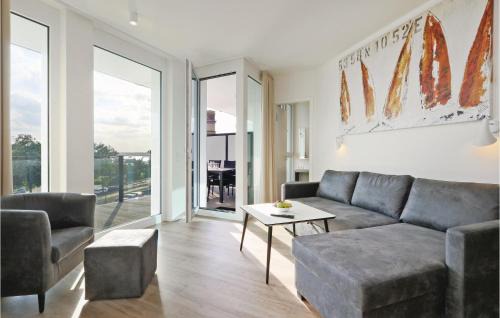 Alt-Travemunde/Ronnau Apartment | Inviting Apartment in Lübeck Travemünde with Sauna Amenities