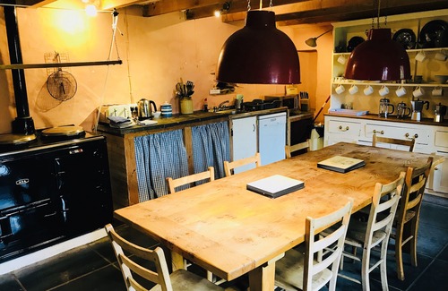 Helford Passage Cottage | Idyllic Higher Boden Barn Conversion with Oceanfront Views