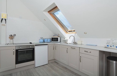 Totnes Cottage | Delightful Higher Gitcombe Lodge with Kitchen in Dartmouth