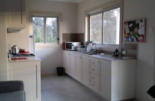Kurrajong House | Highfields Country Cottage: Family-Friendly Oasis with Pool