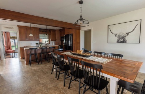 Ronks House | Highland Hideaway is located in Paradise, PA and just a short drive from Lancaster County's best tourist attractions, including the Amish Village, Cherry Crest Adventure Farms, Dutch Wonderland and Sight & Sound Theatre.