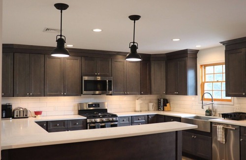 Highland House | Modern 4BR Home with Mountain Views & High-Speed Wi-Fi