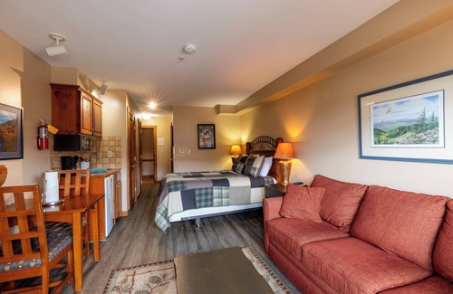 Snowshoe Hotel | Relaxing Highland House with Spa, Breakfast & Hot Tub