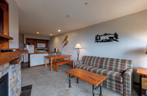 Snowshoe Hotel | Relaxing Highland House with Spa, Breakfast & Hot Tub