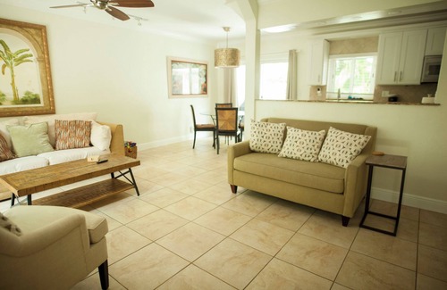 Coral Ridge House | Highland Palms Oasis: Your Private Retreat Near the Beach