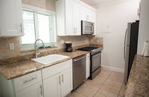 Coral Ridge House | Highland Palms Oasis: Your Private Retreat Near the Beach