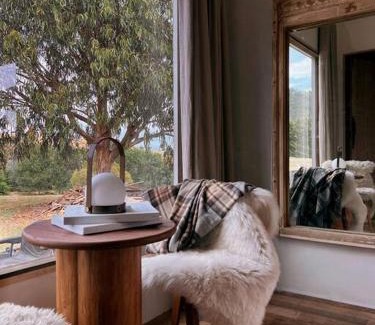 Merrijig House | Highland Ten - Rustic Retreat Perfect for Family Getaways
