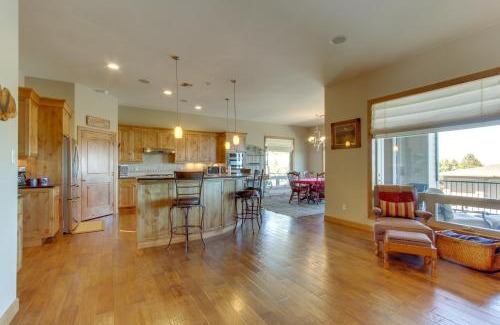 Redmond House | Relaxing Highland View Haven with Pool & Hot Tub Access