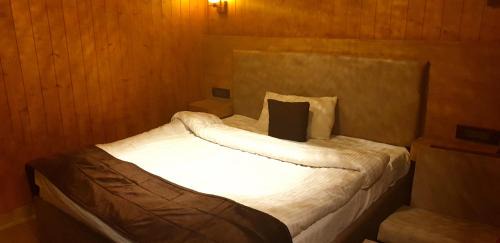 Lansdowne House | Budget-Friendly Highlander Guesthouse with Family-Pet Perks