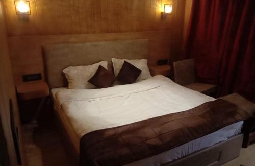Lansdowne House | Budget-Friendly Highlander Guesthouse with Family-Pet Perks