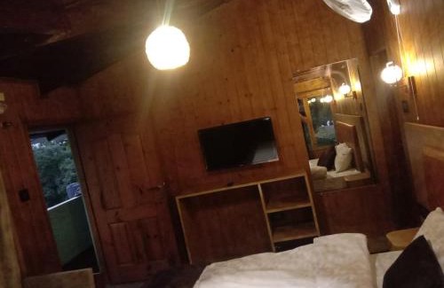Lansdowne House | Budget-Friendly Highlander Guesthouse with Family-Pet Perks