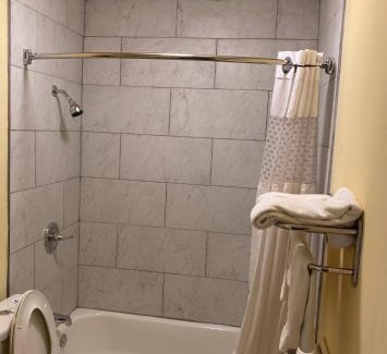 Athens Hotel | Budget-Friendly Highlander Motel with Child-Friendly Amenities