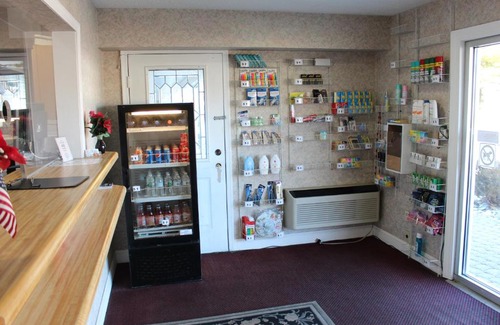 Galloway Hotel | Convenient Highlander Motor Inn with Hot Tub & Breakfast