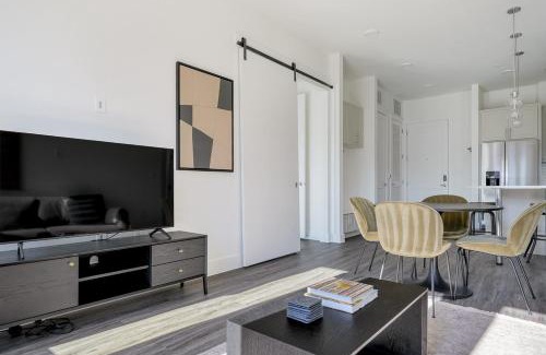 Highland Apartment | Highlands 2BR with Pool & Gym in Prime ATX Location