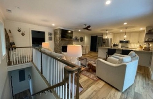 Highlands House | Highlands: Perfect Spot for Comfort, Style & Pet Lovers