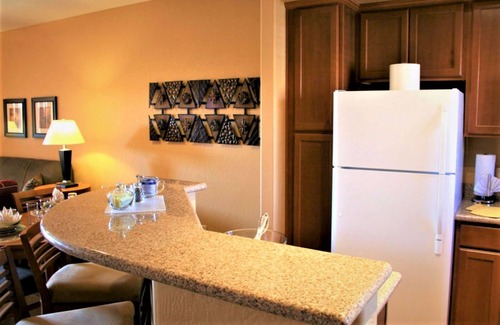 Verde Santa Fe Condo | Unwind at Highlands Resort with Pool, Spa & Breakfast