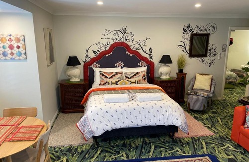 Moss Vale House | Highlands Riad: Pet-Friendly Retreat with High Guest Ratings