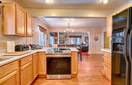 Greer Cabin | Top-Rated Greer River’s Edge with Fireplace and WiFi